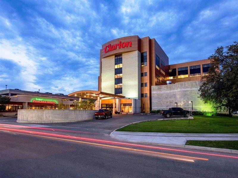 Clarion Hotel & Suites Виннипег Экстерьер фото