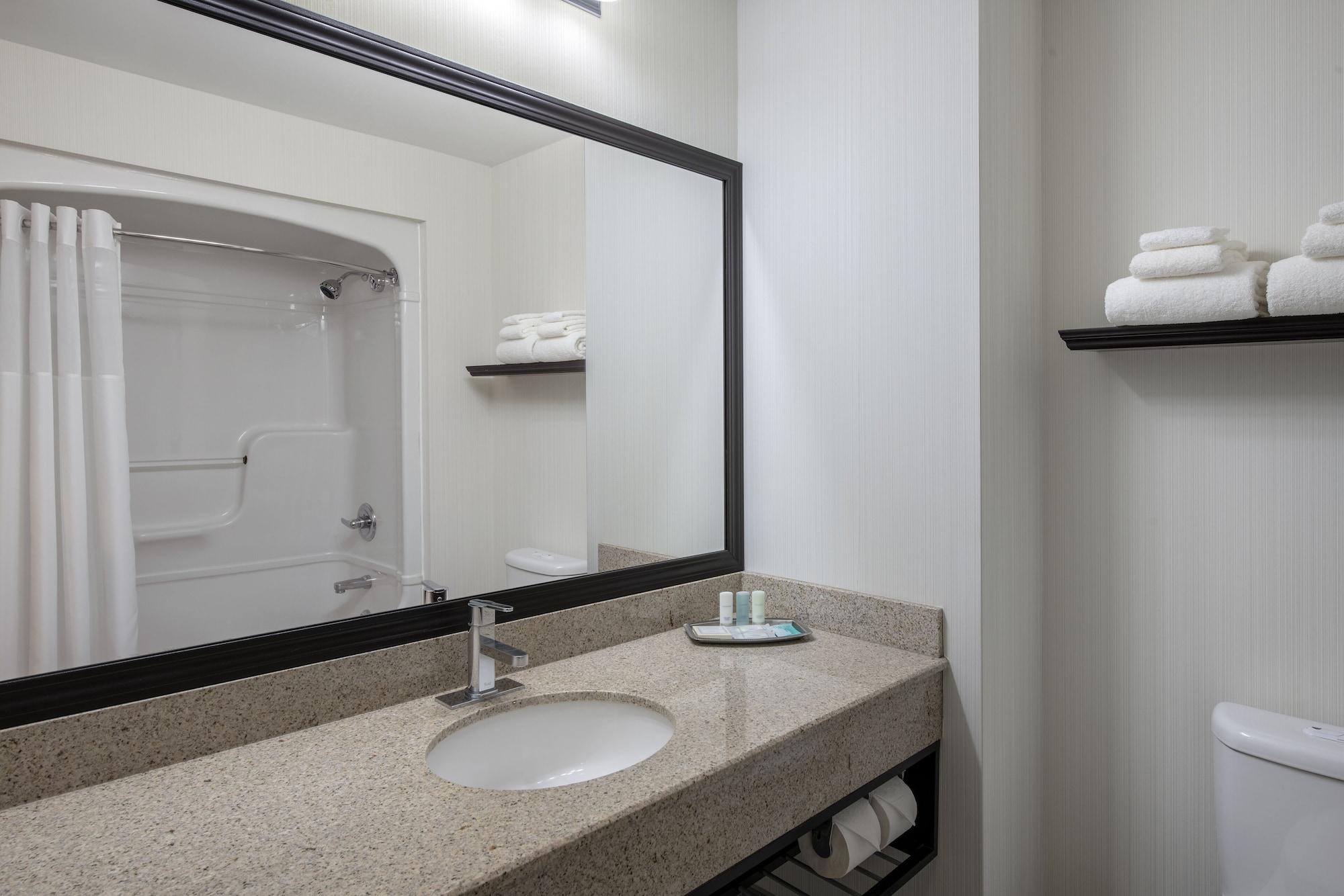 Clarion Hotel & Suites Виннипег Экстерьер фото
