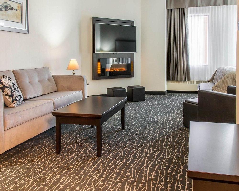 Clarion Hotel & Suites Виннипег Экстерьер фото