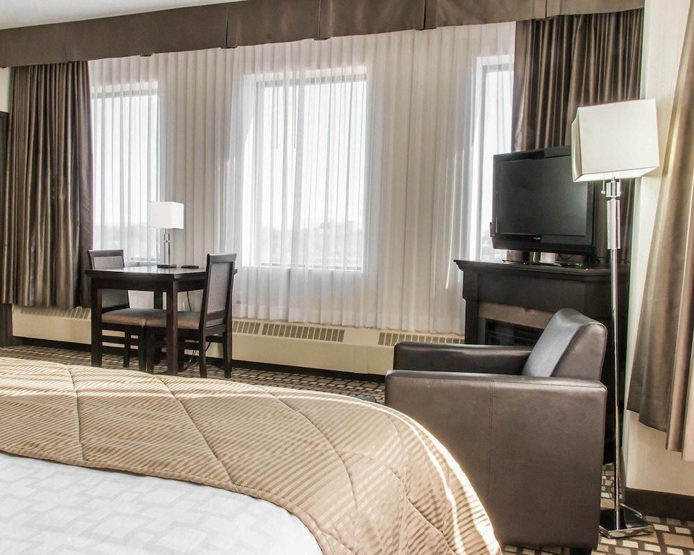 Clarion Hotel & Suites Виннипег Экстерьер фото
