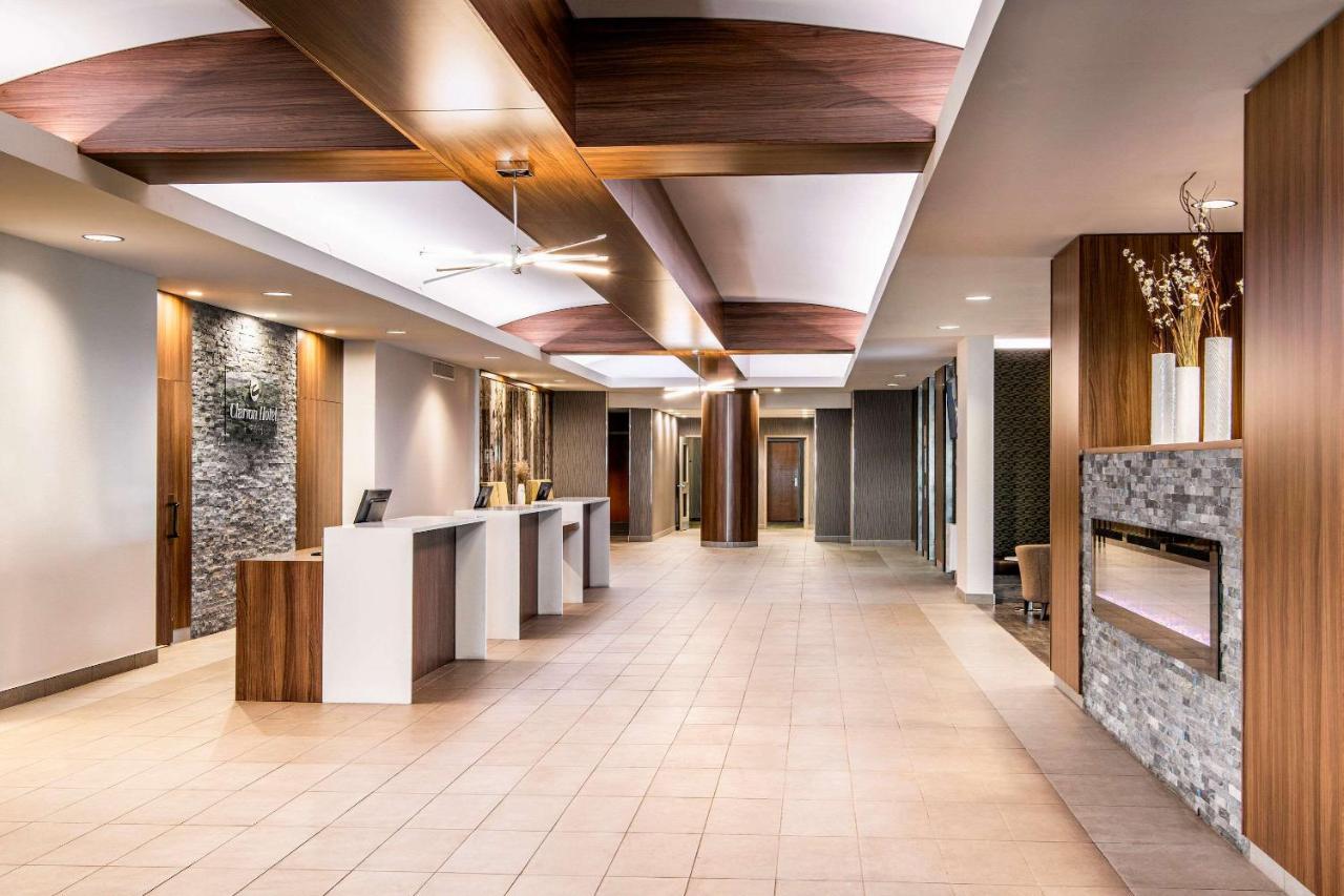 Clarion Hotel & Suites Виннипег Экстерьер фото