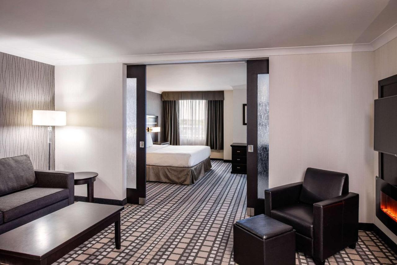 Clarion Hotel & Suites Виннипег Экстерьер фото
