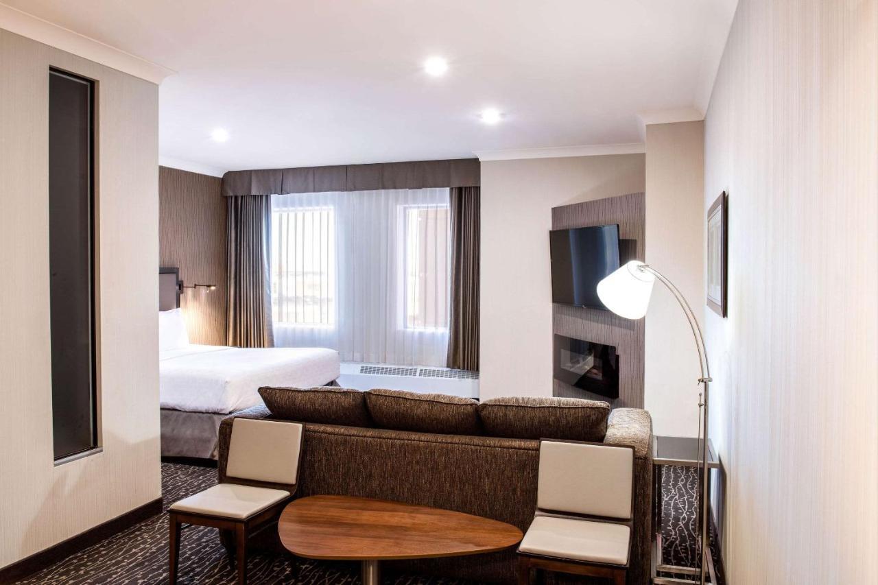 Clarion Hotel & Suites Виннипег Экстерьер фото