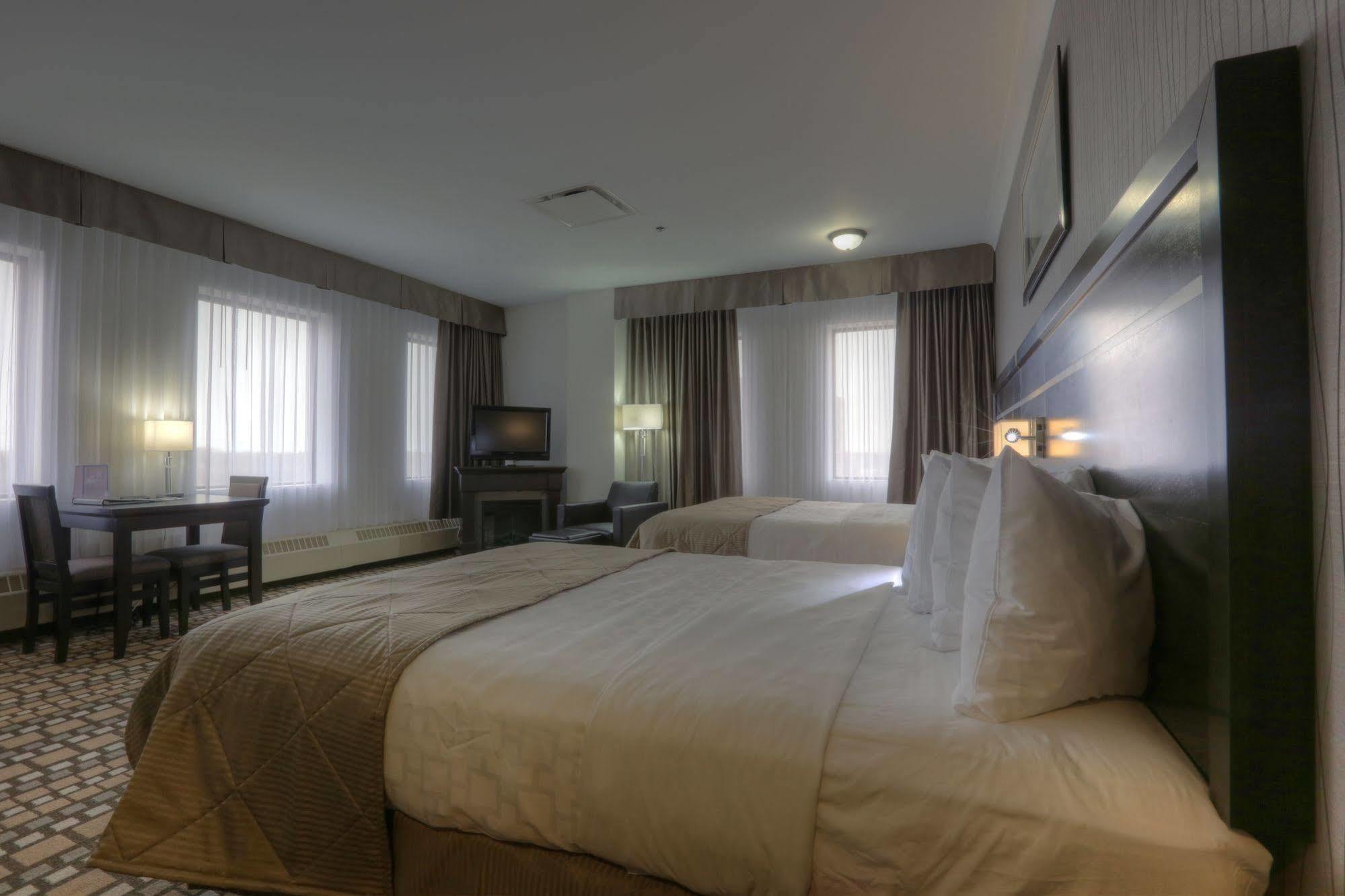 Clarion Hotel & Suites Виннипег Экстерьер фото