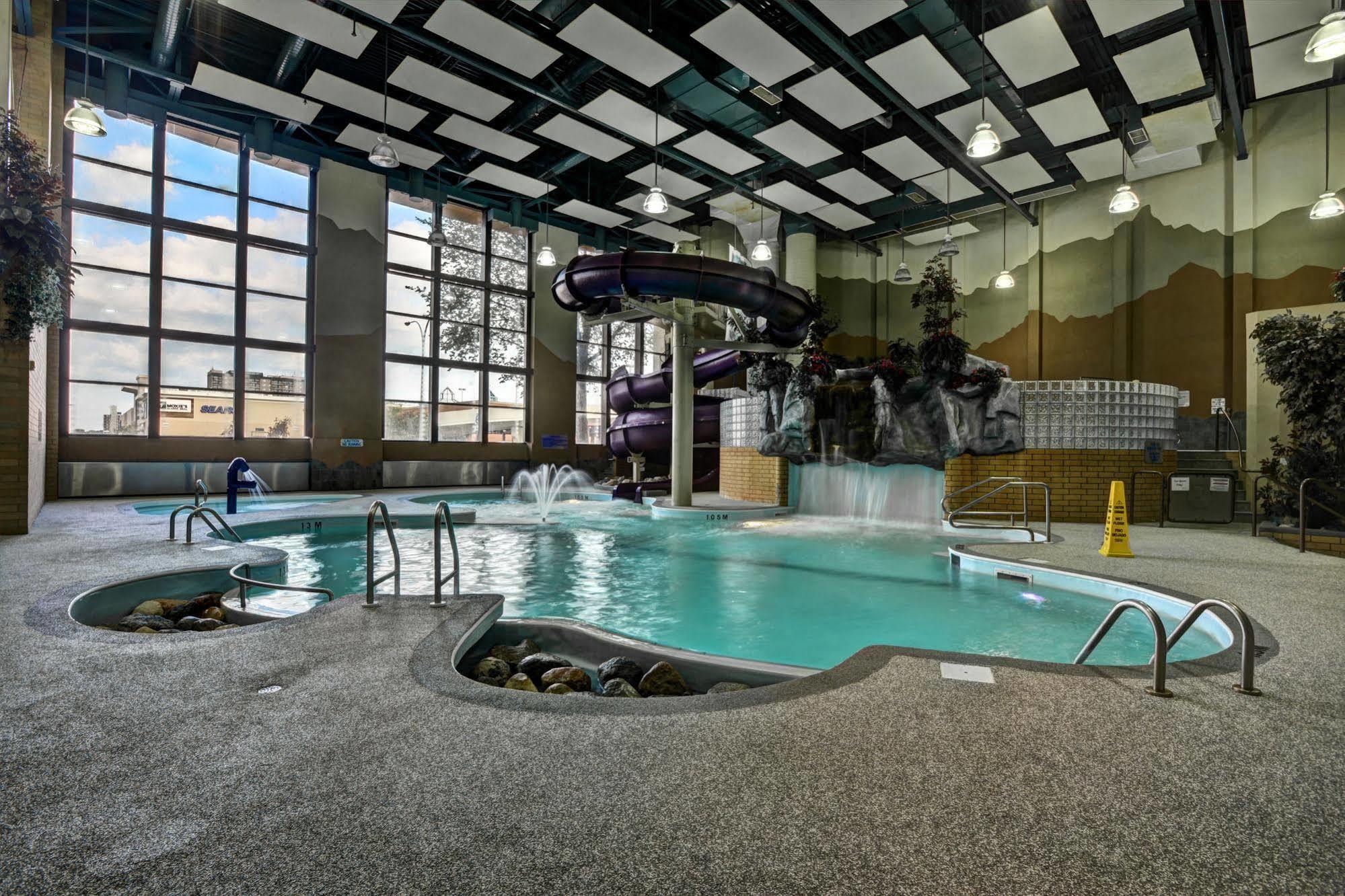 Clarion Hotel & Suites Виннипег Экстерьер фото