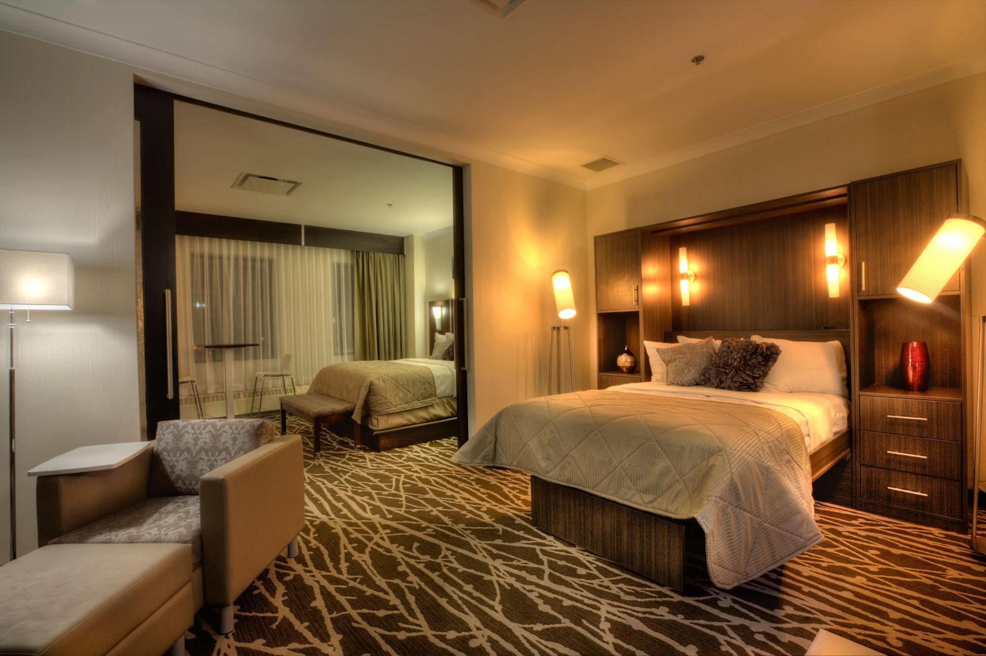 Clarion Hotel & Suites Виннипег Экстерьер фото
