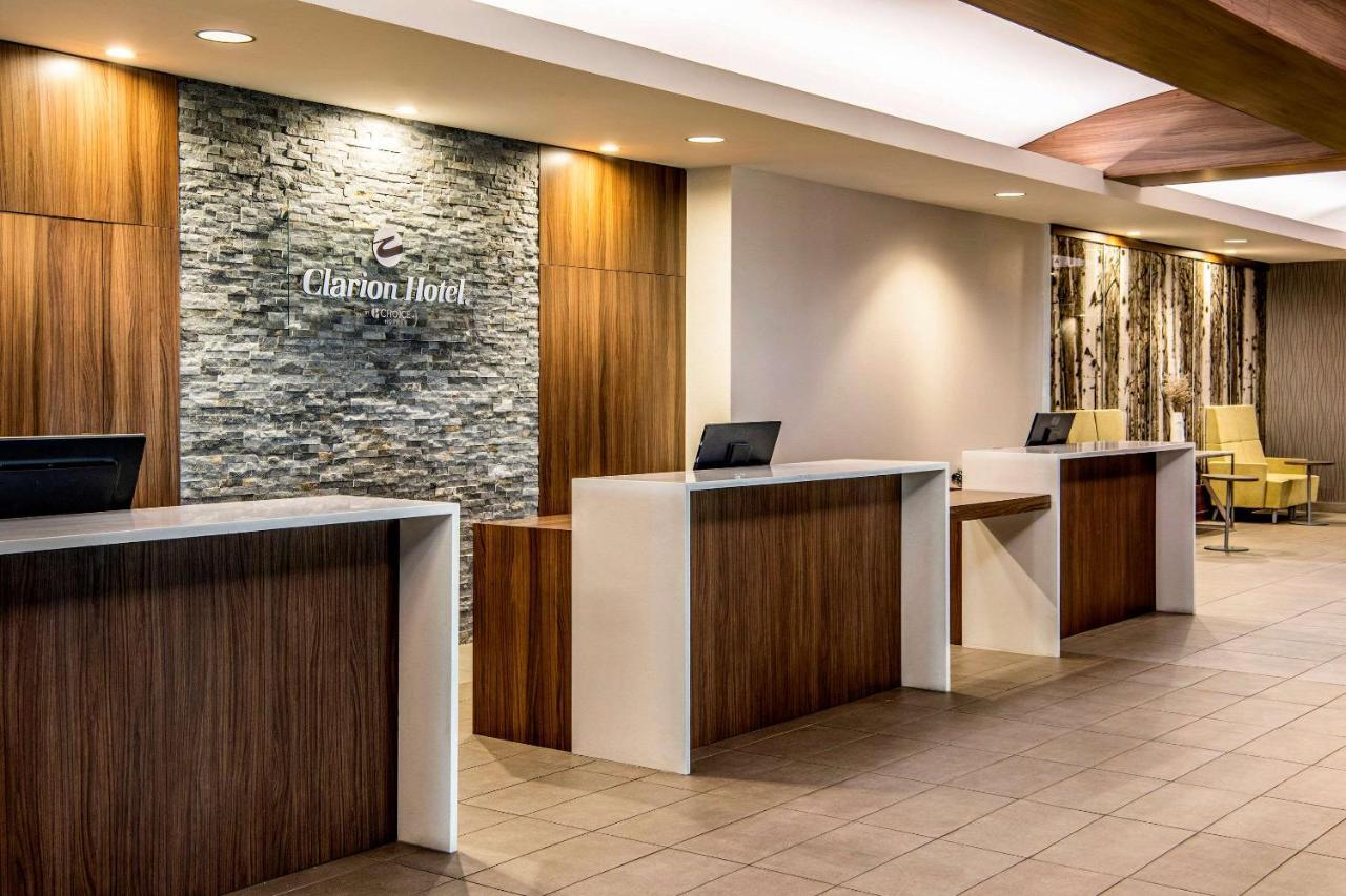 Clarion Hotel & Suites Виннипег Экстерьер фото